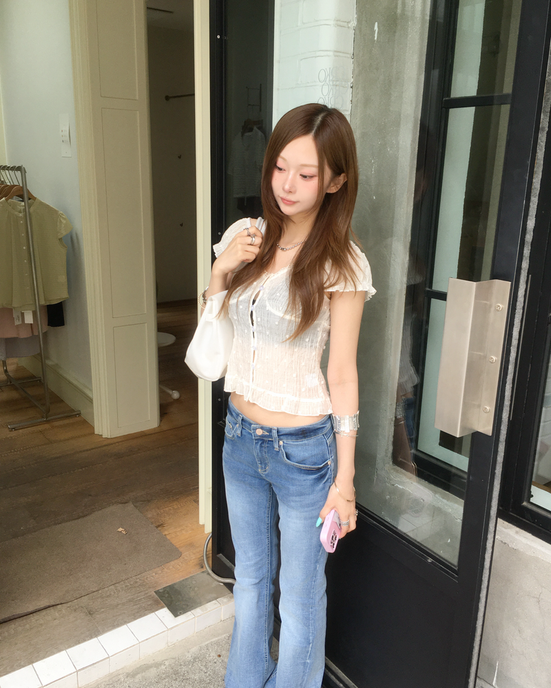 Soft lowrise boots cut pants