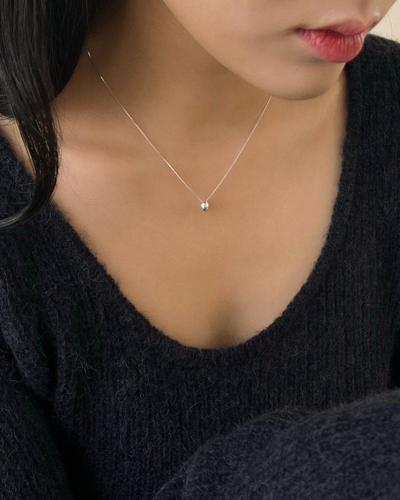 Sleek necklace (silver)
