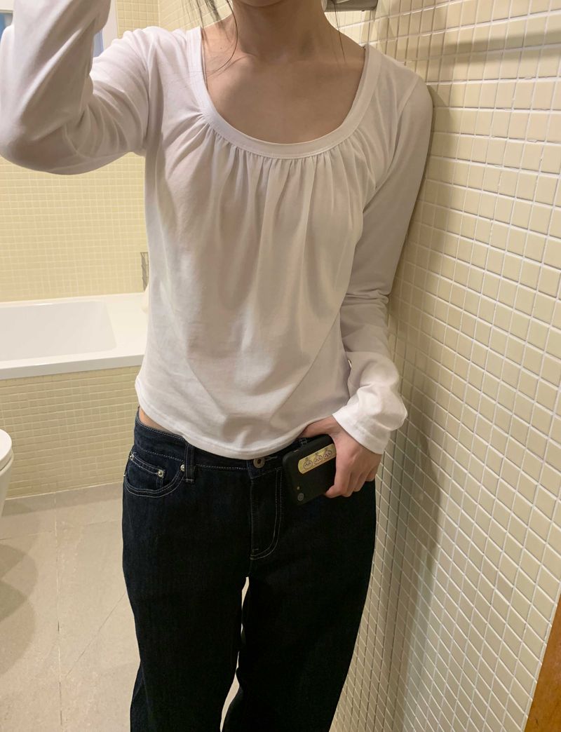 Shirred U-neck Tee