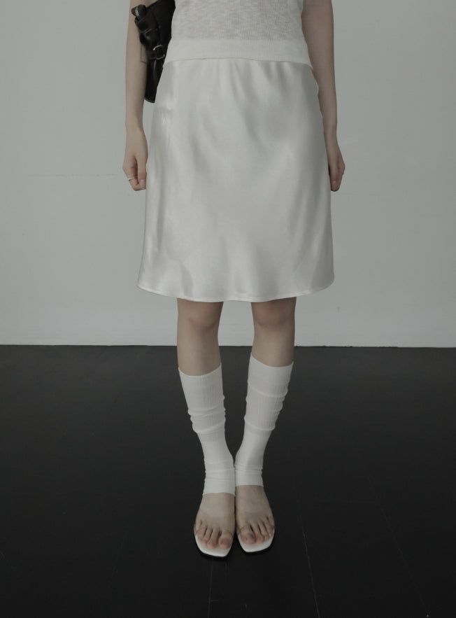mnem（ムネム）の「Riel Satin Midi Skirt（Skirts）」