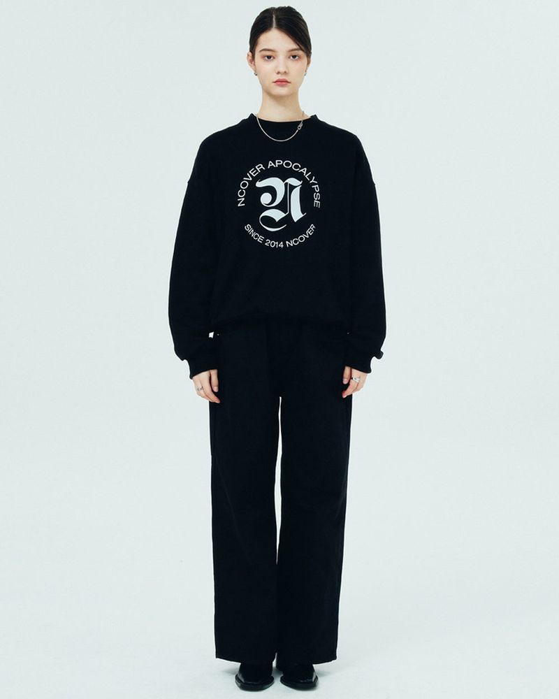 ROMAN TYPO LOGO SWEATSHIRT-BLACK