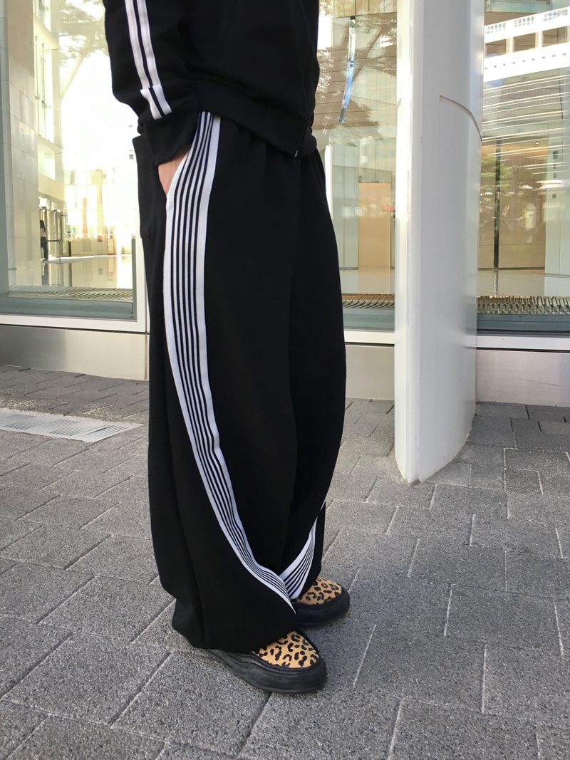 Bant Diagonal Track Wide Sweatpants 3C