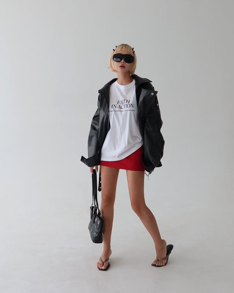 Delight-J（ディライトジェイ）の「フェイス レタリング ボクシー ロングスリーブ Tシャツ（トップス）」