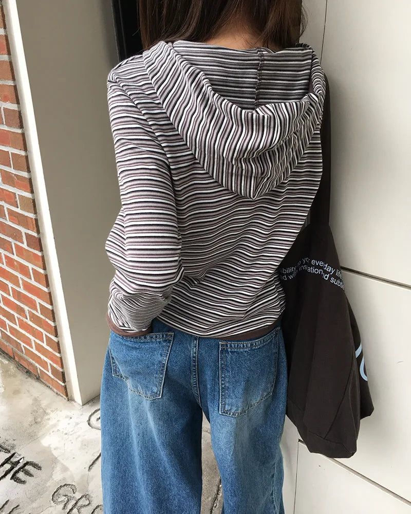 BEIDELLI（ベイデリー）の「[ORIGINAL] Harden Striped Henley Neck Hoodie（Tops）」