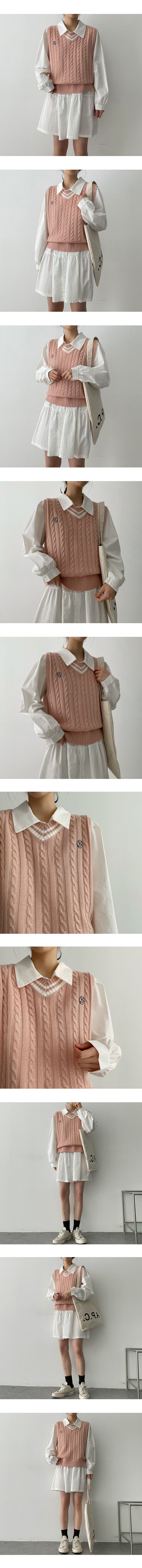 Ils embroidered V-knit vest