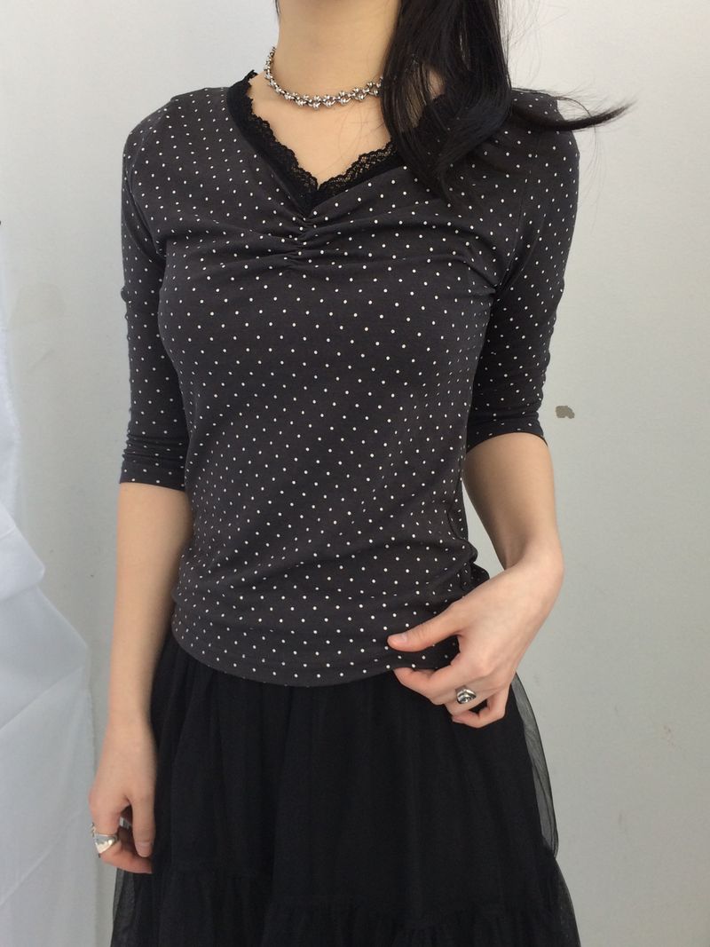 Lace V-Shirring Dot Top