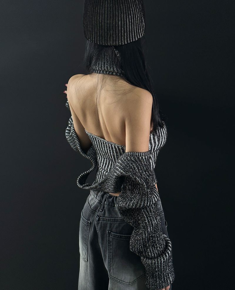 a two-tone ribbed beanie