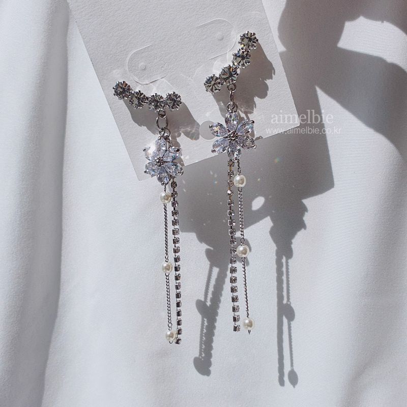 [IU Earring] Daisy Wing Earring - Longdrop (Silver color)