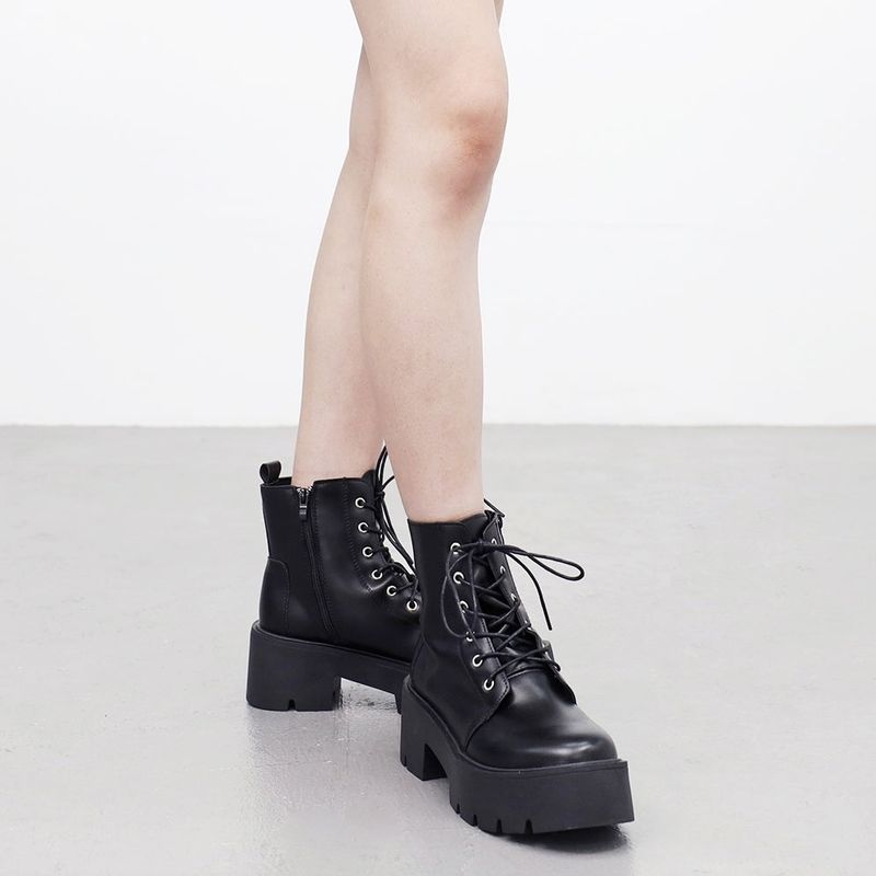 Jayden lace-up hoof walker