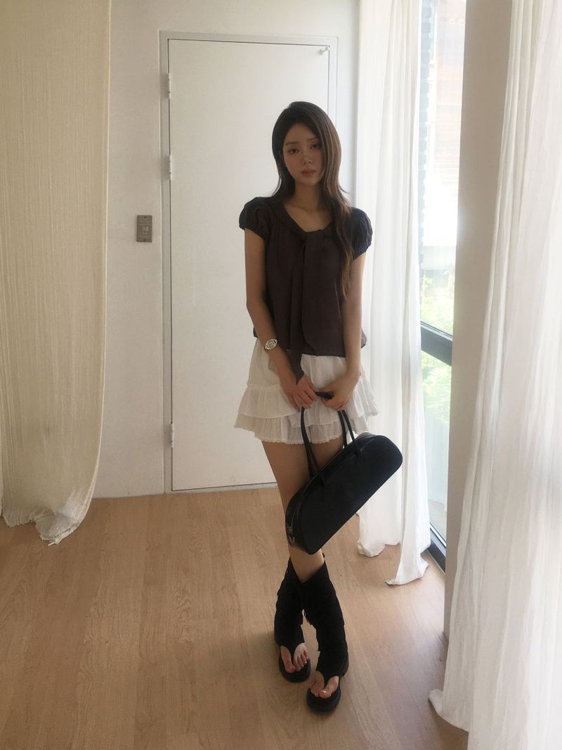 Minu lace mini skirt