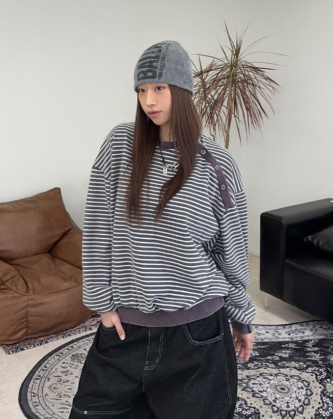 Cardil Button Stripe Sweatshirt