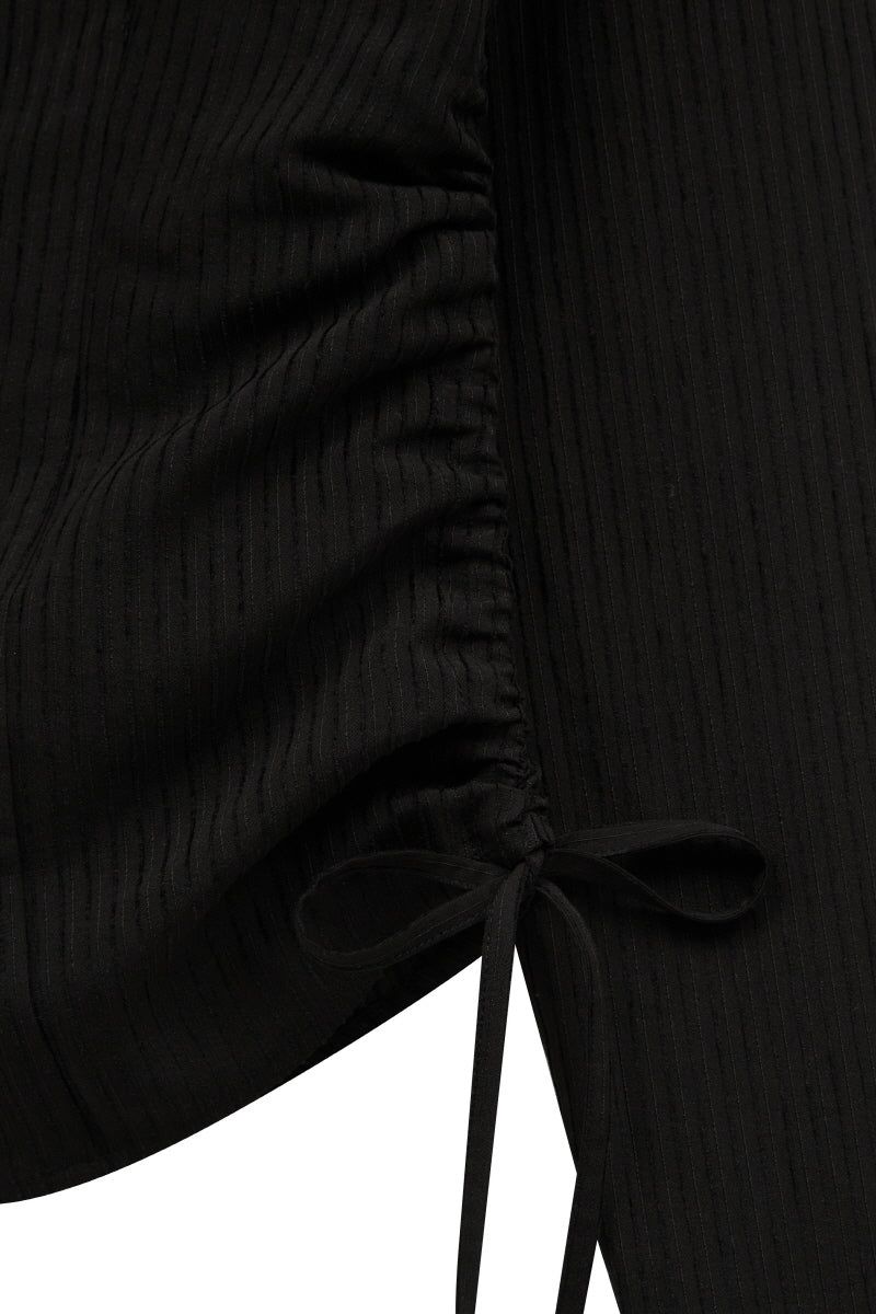 tt shirt (black)