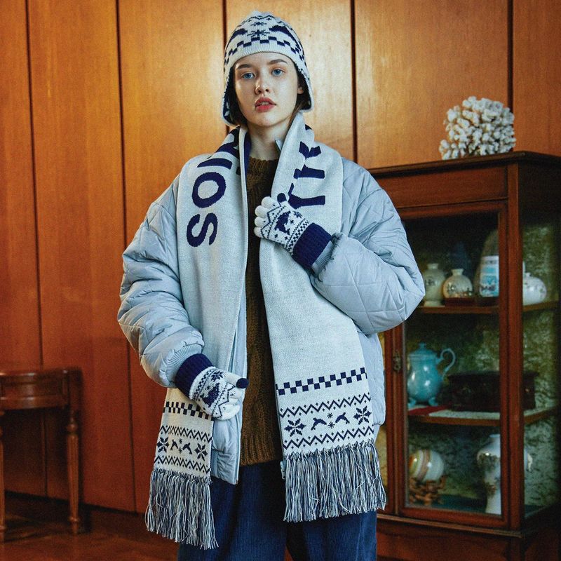 Dolphin nordic reversible knit muffler
