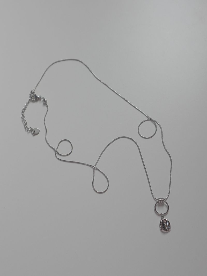object ring point necklace