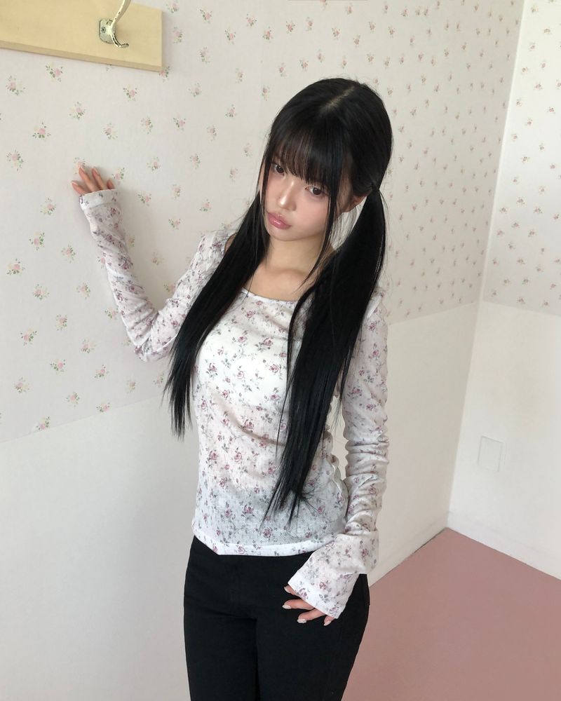 キトゥン フローラル ロングスリーブ Tシャツ