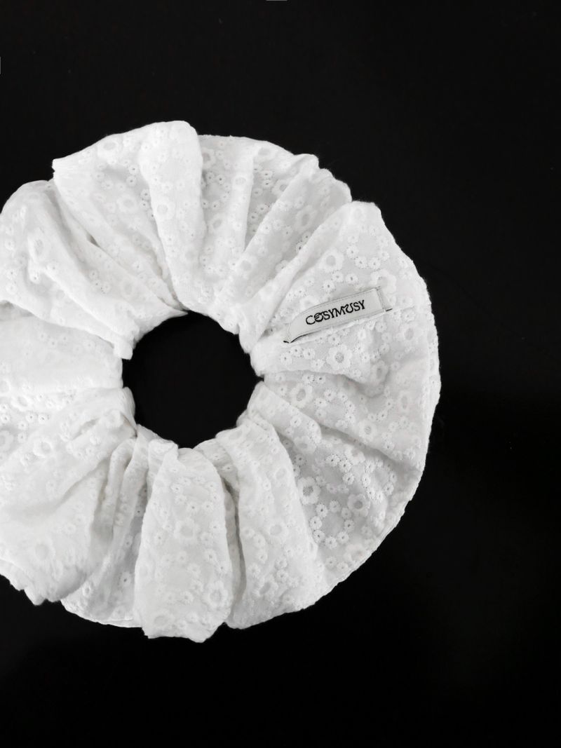 Cosymosy ‘Mist Flower’ Scrunchie