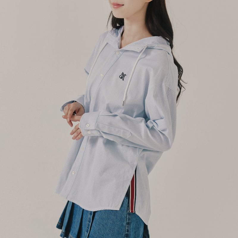 ROMANTIC CROWN(ロマンティッククラウン)の「SIDE SLIT HOODIE SHIRT_SKY BLUE(Tops)」