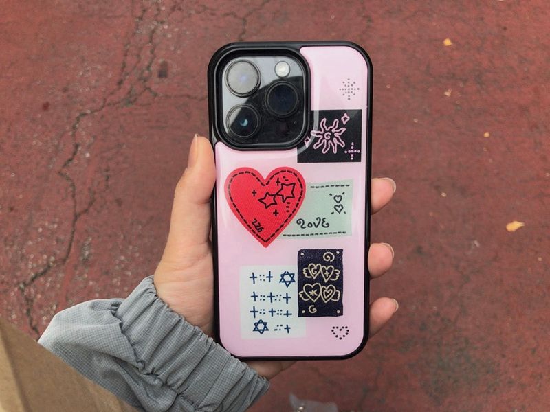 226STUDIO（226スタジオ）の「quilted patch epoxy phone case（Smartphone Accessories）」