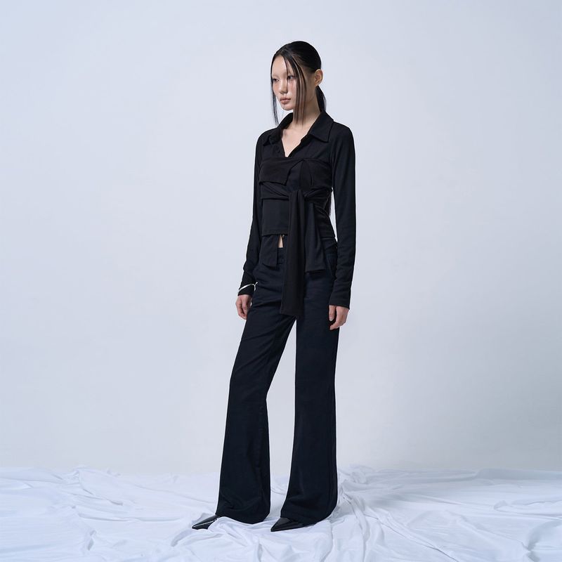 ZIZEMUSEUM（ジゼミュージアム）の「LOW-RISE TWO BUTTON BOOTS CUT PANTS (BLACK)（Pants）」