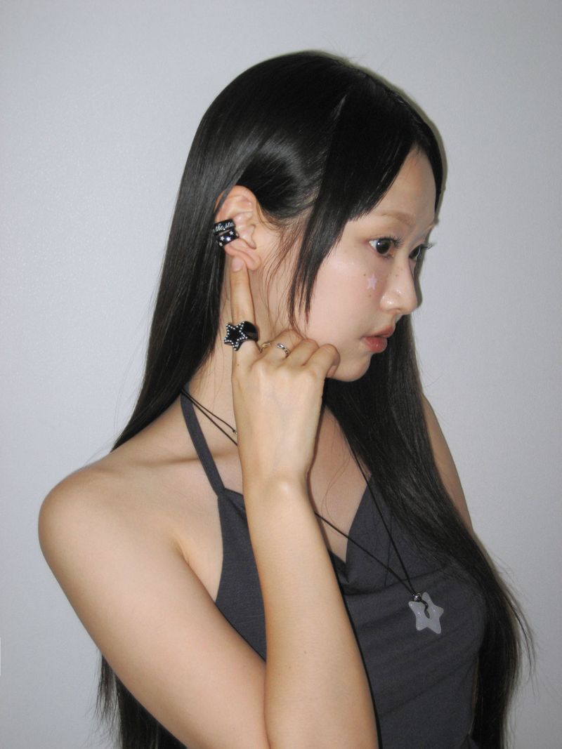 [Formica] Letter earcuff (Black)