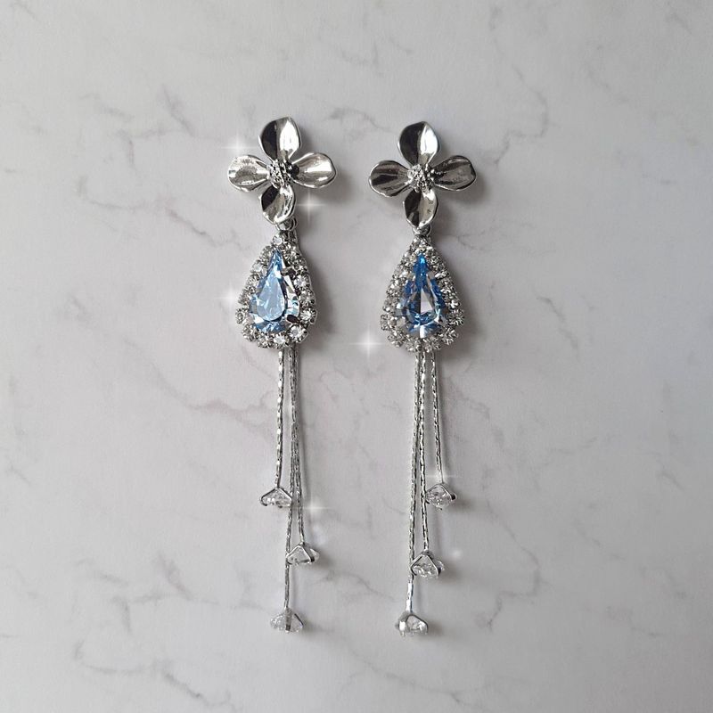 Silver Flower and Teardrops Piercing - Light Sapphire