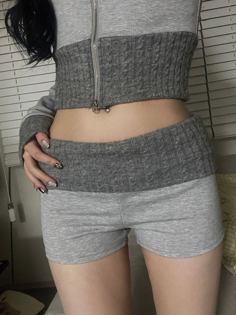onthenextpage（オンザネクストページ）の「Jenny Knit Shorts（Pants）」