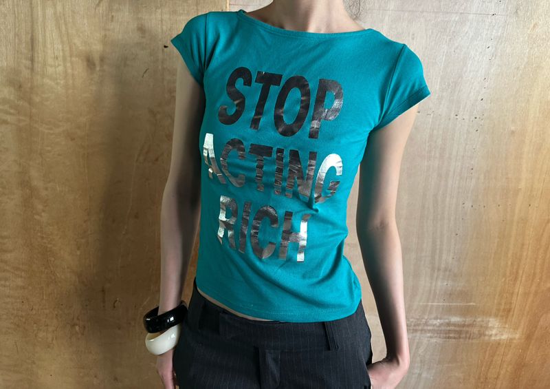 silver lettering tee