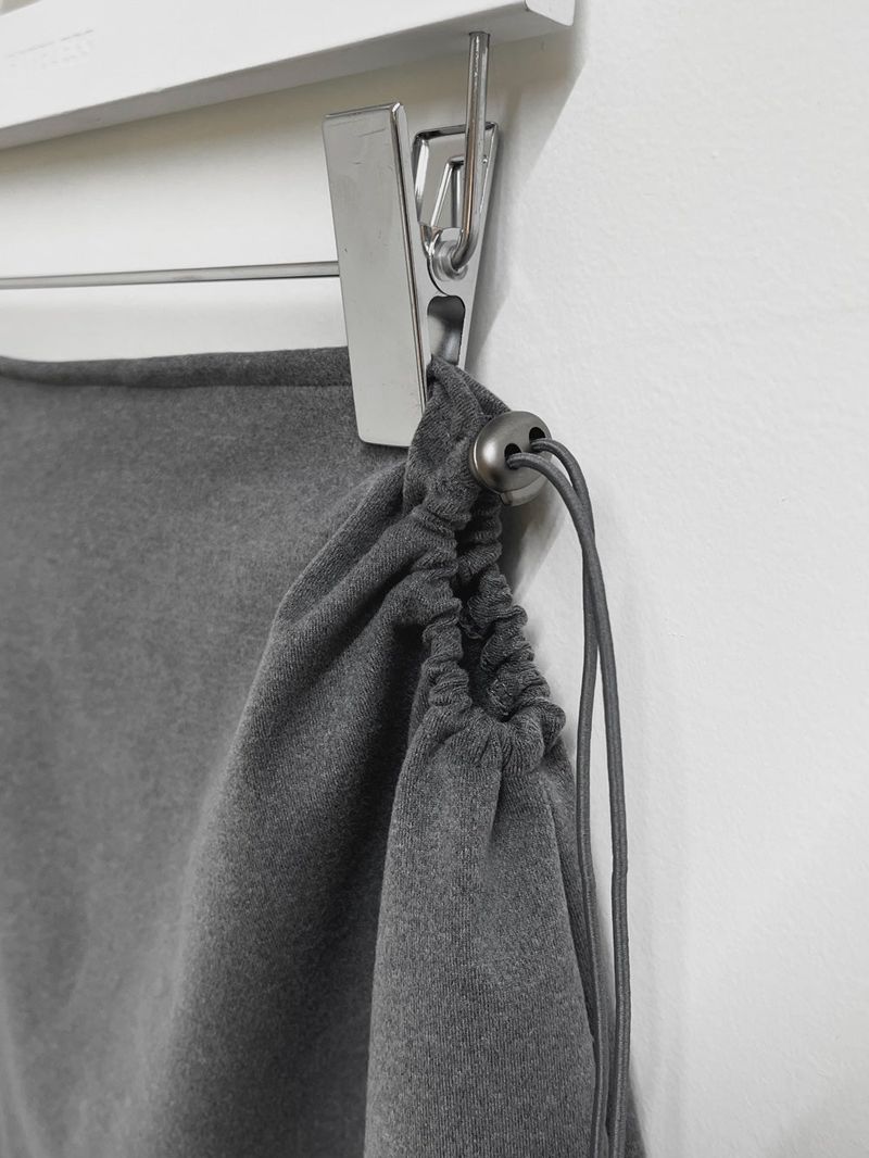 CUT OUT MINI SKIRT