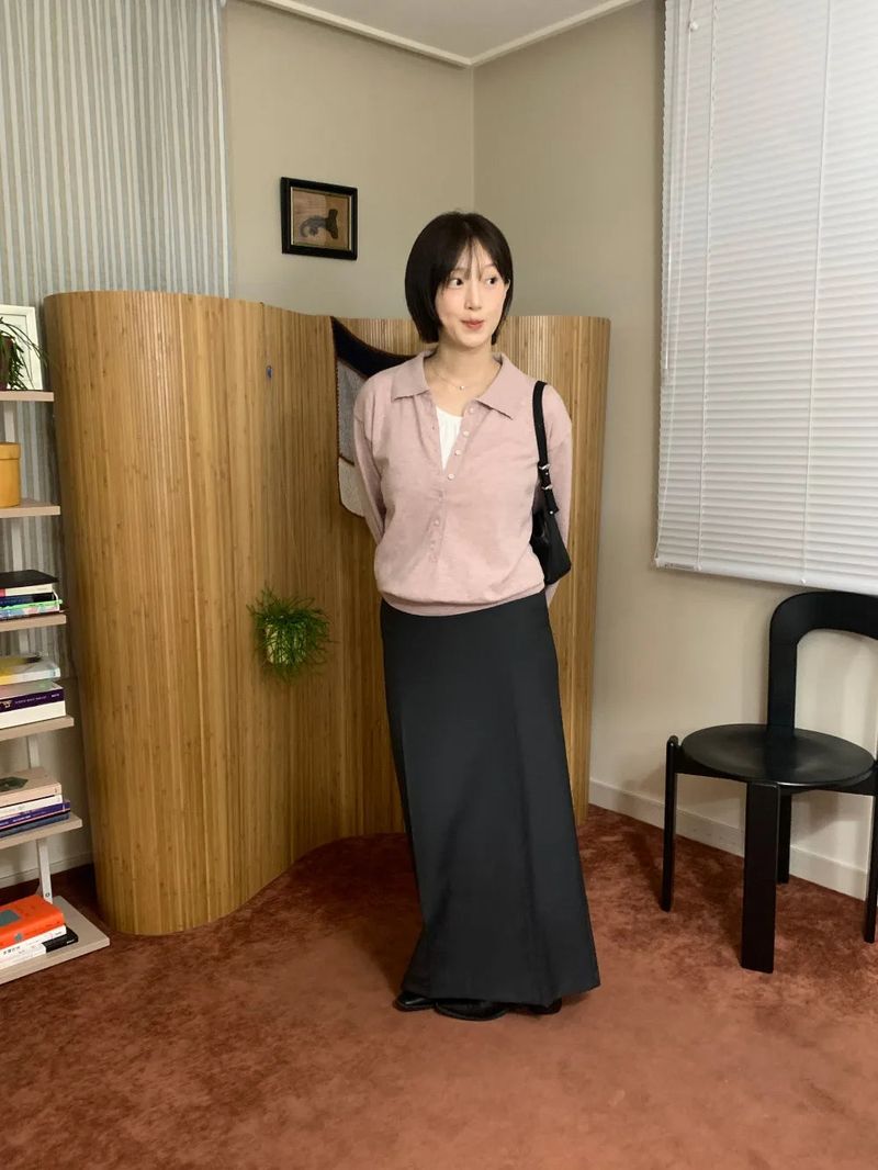 Semi long skirt