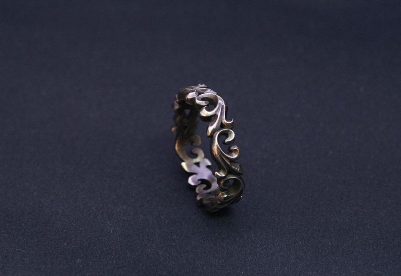 Mano Seoul（マノソウル）の「アカンサス（アクセサリー）」