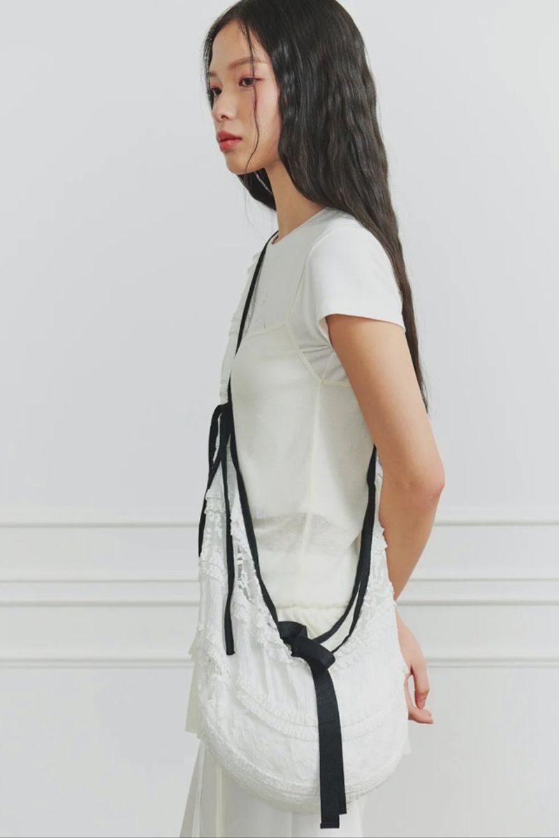 DEW LACE RIBBON BAG white