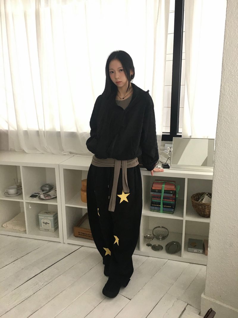 Mini Zan Flower Embossed Crop Hoodie (6c)