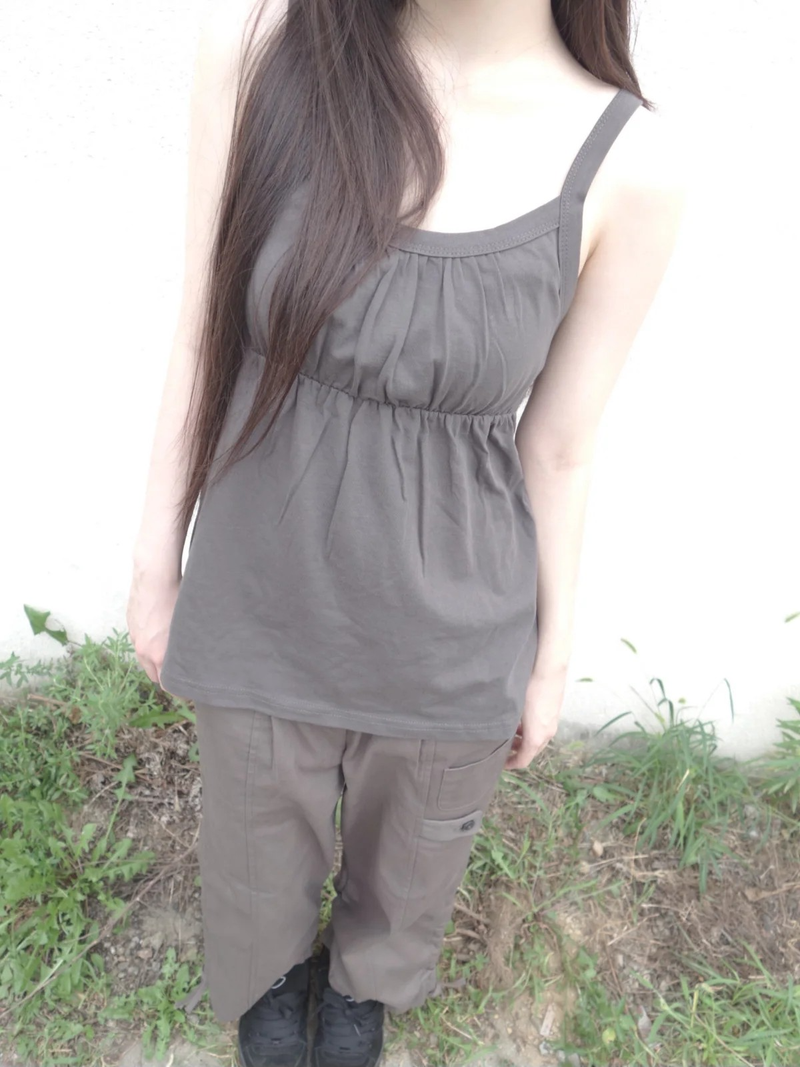 lia sleeveless