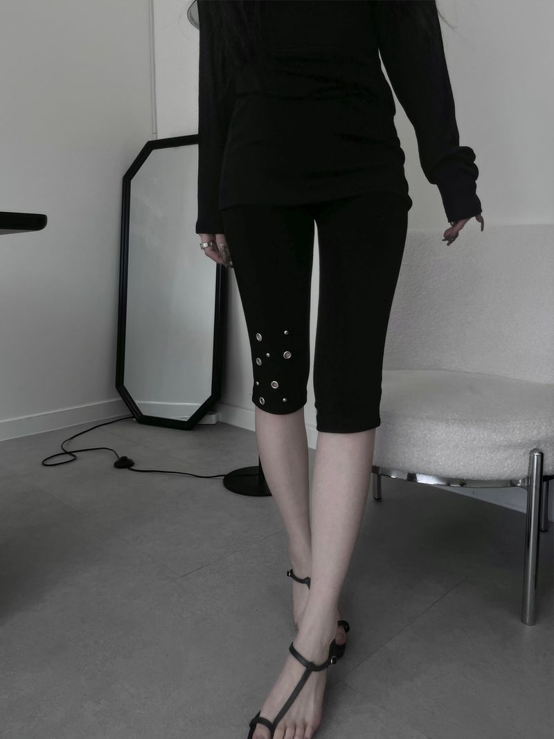 eyelet stud capri leggings (2color)