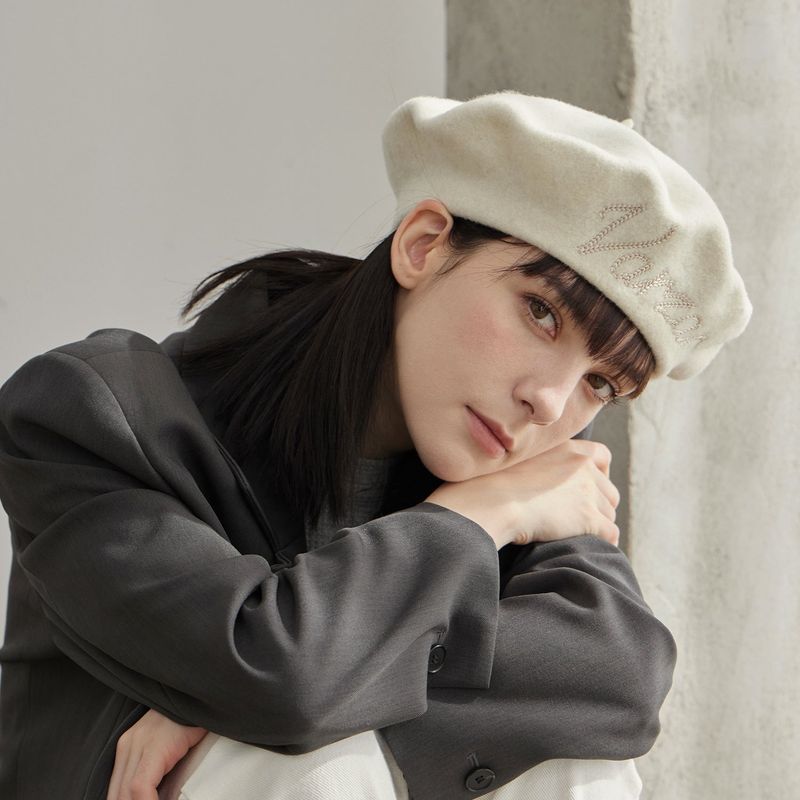 VARZAR Cursive Logo Wool Beret / Ivory