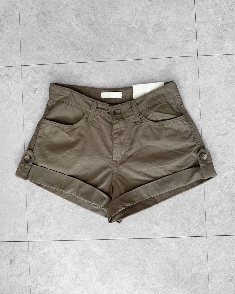 TAUPE ROLL-UP SHORT PANTS