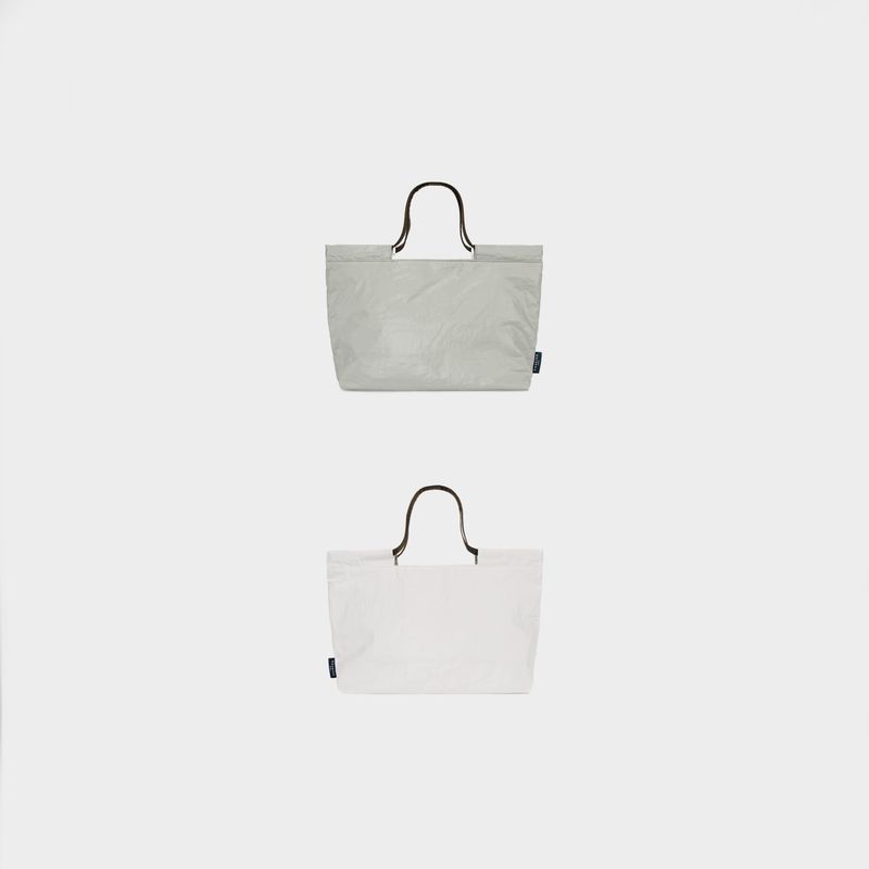 BASKISS(バスキス)の「TYVEK FLEXIBLE BAG - Sage Green & White (SMALL)(Bags)」