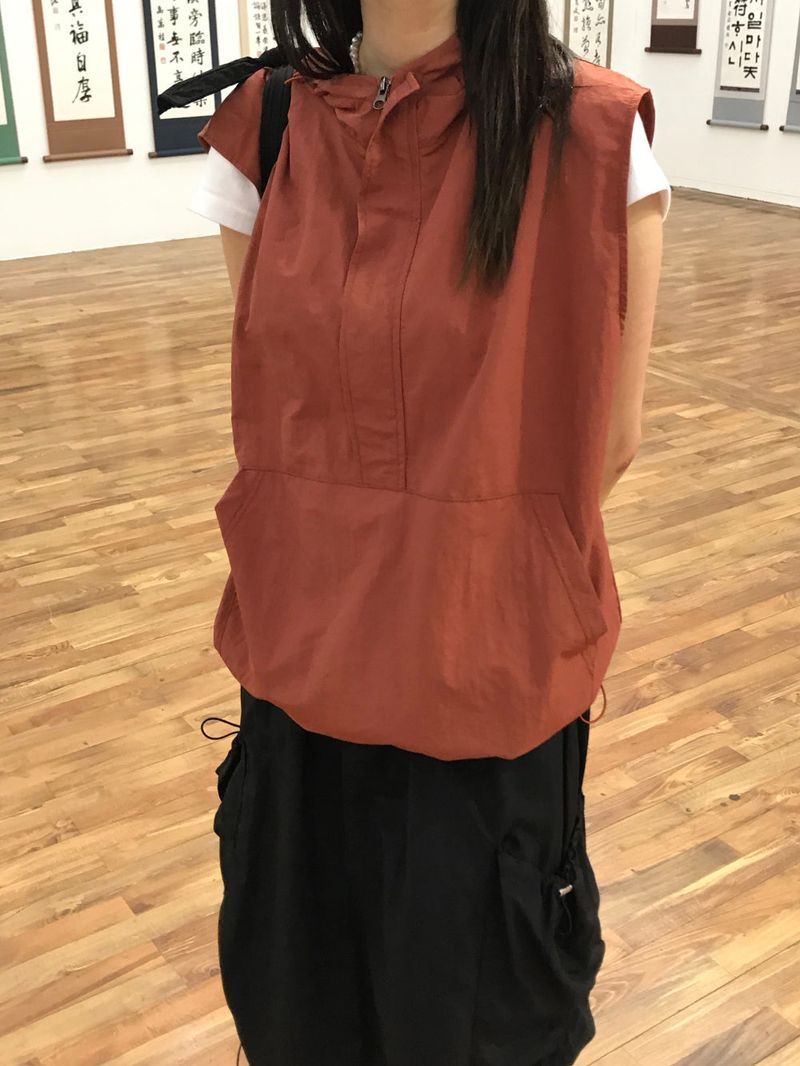 Track anorak vest
