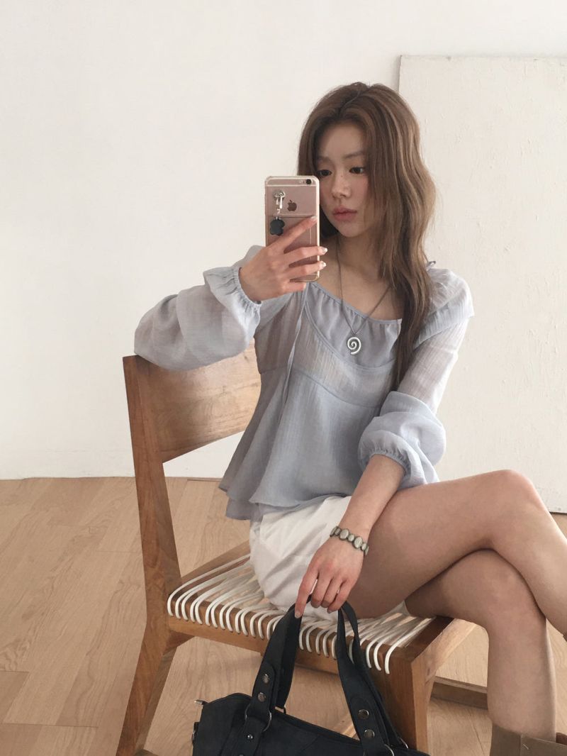 Chowon blouse