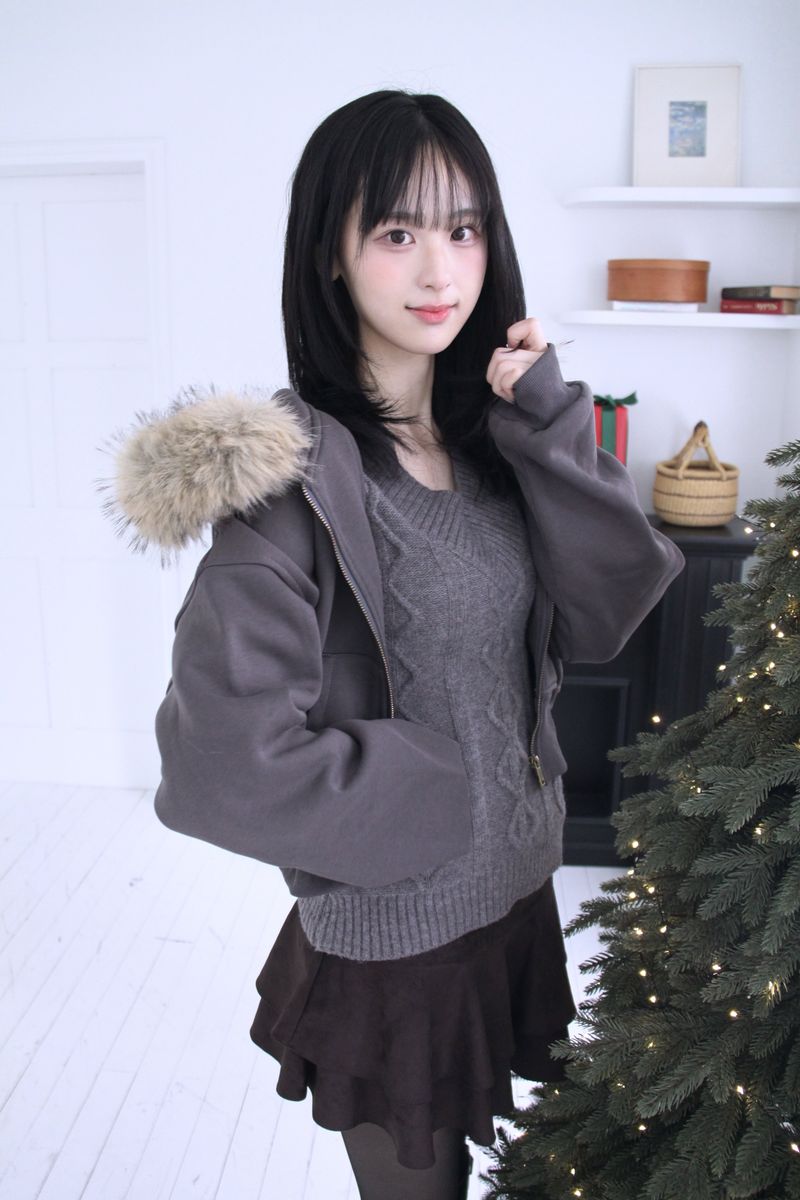 Cropped Fur Hooded Zip-Up (2color)