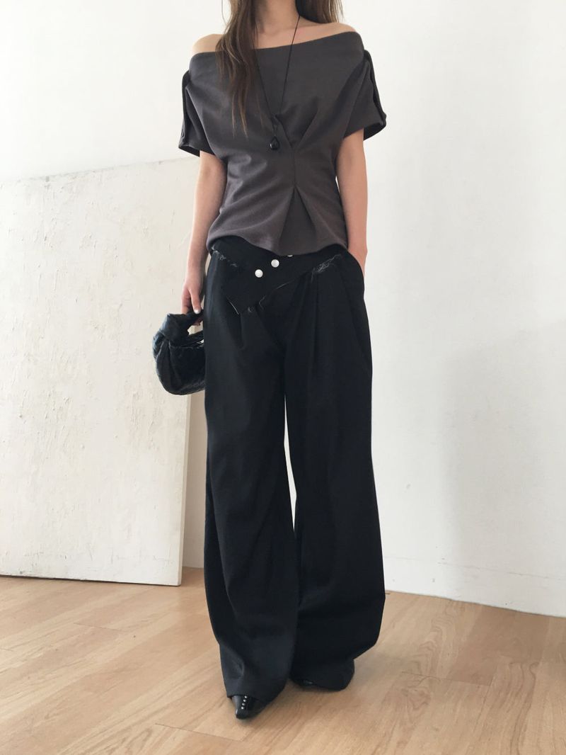 Danchu pintuck off-shoulder T