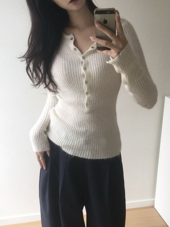 moroi（モロイ）の「Henley neck loose fit knit（Tops）」