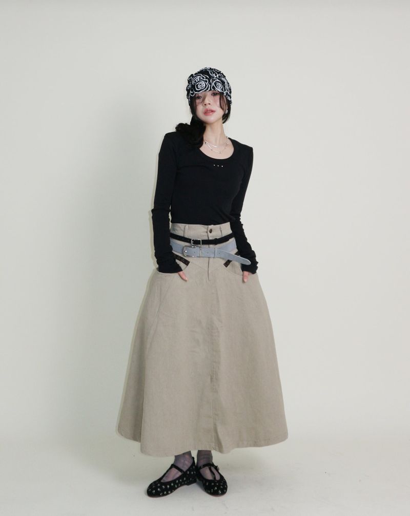 open stud U-neck round long-sleeved T-shirt