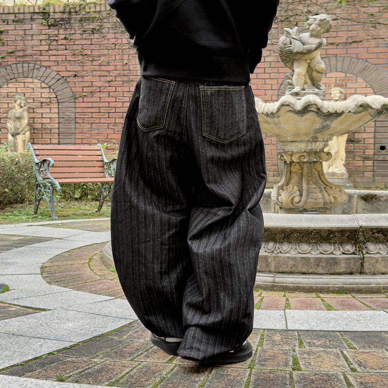 Herringbone Curved Denim Pants