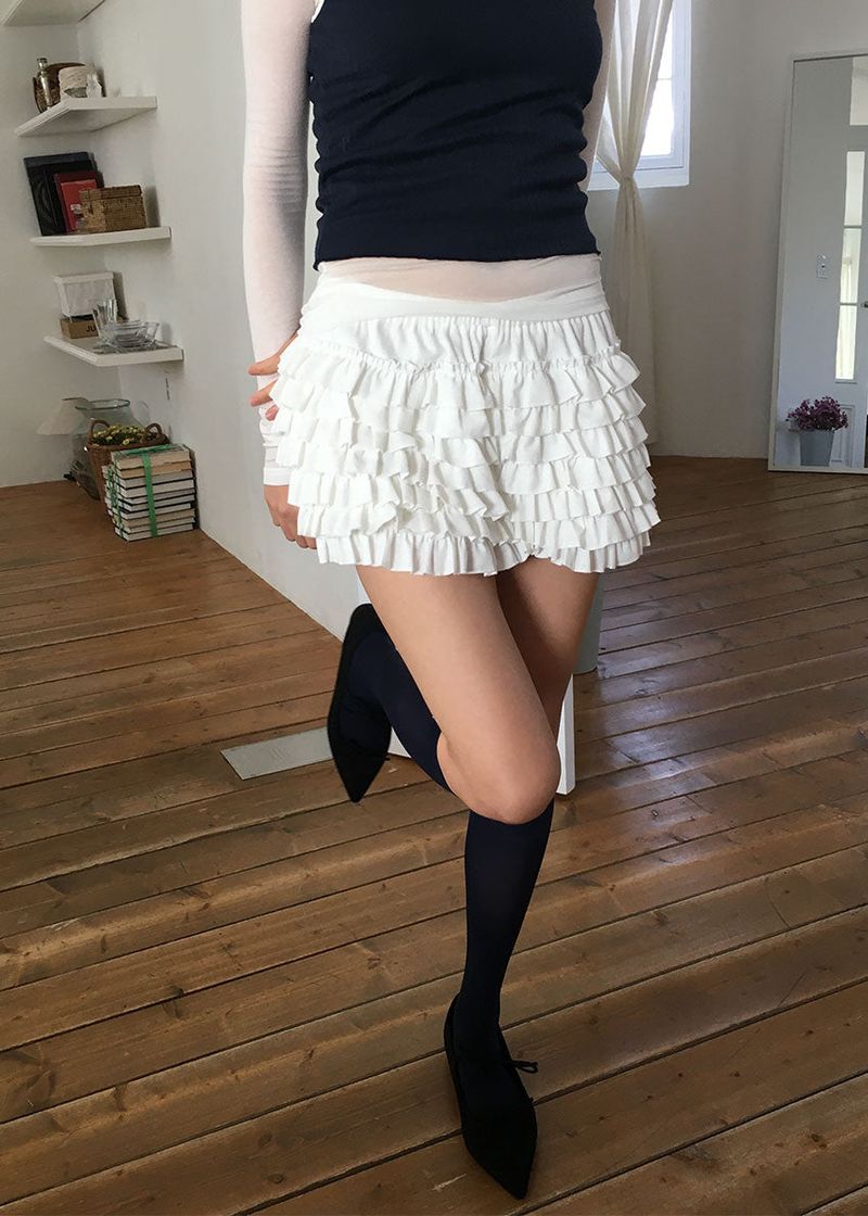 eon（イオエン）の「FRILL SHORTS（Pants）」