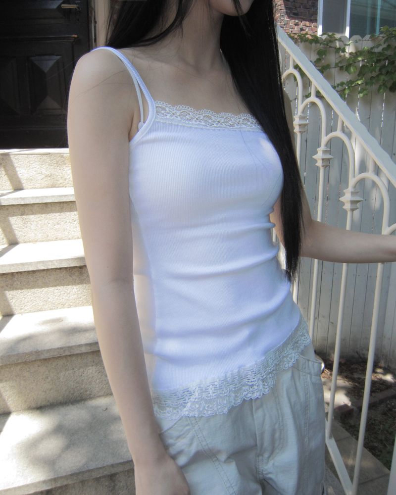 Etu Lace Sleeveless Top
