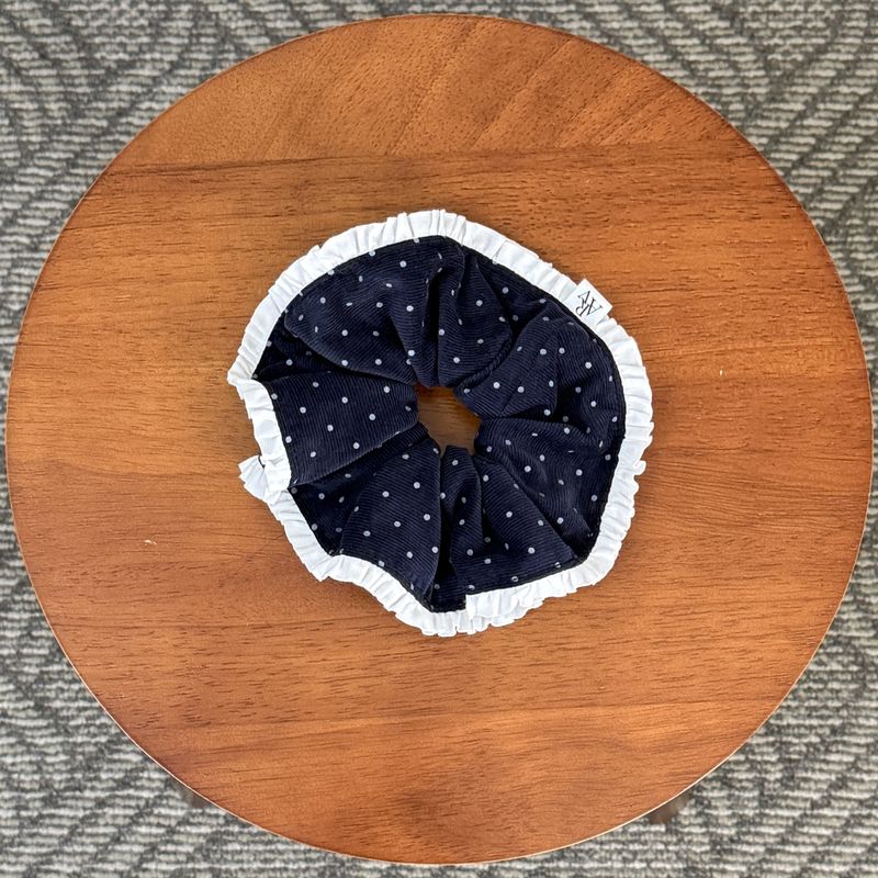 Avivere（アビベール）の「scrunchie corduroy dot_navy（Hair Accessories）」