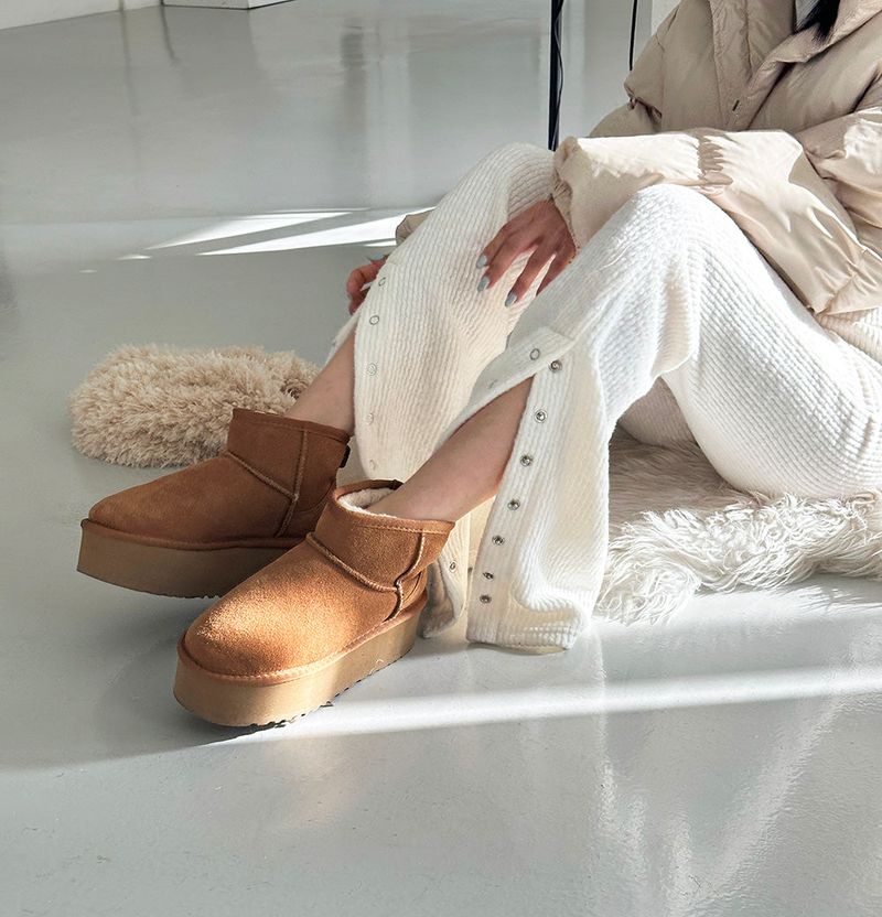 And open napping bootcut pants