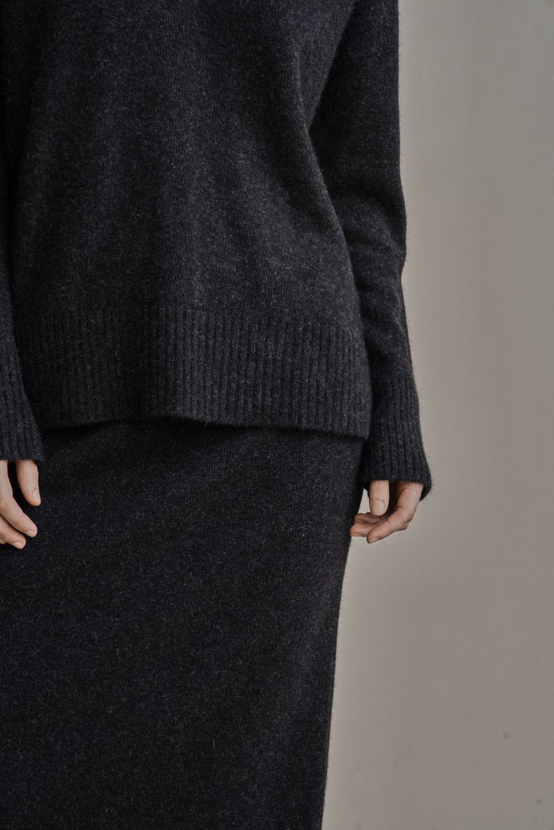 WOOL V-KNIT_CHARCOAL