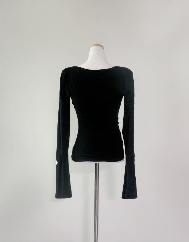 Finchro Lettering Cross Top (black)